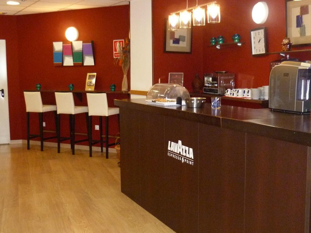Explanada Hotel Alicante Bagian luar foto