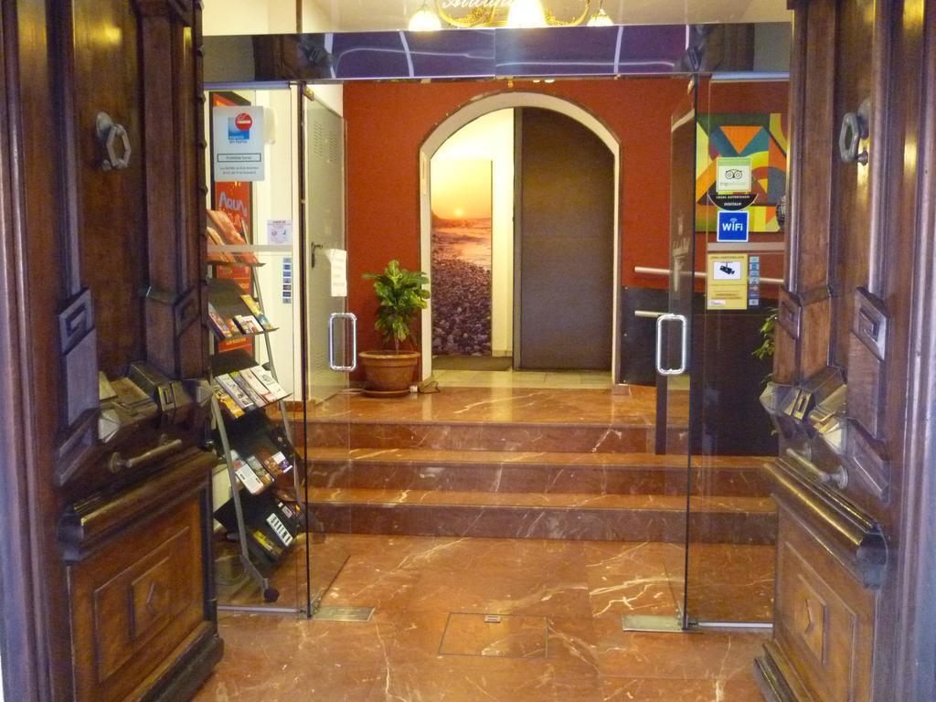 Explanada Hotel Alicante Bagian luar foto