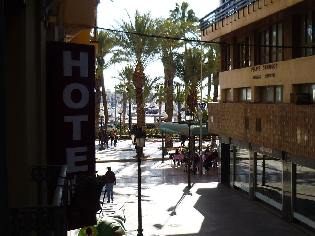 Explanada Hotel Alicante Bagian luar foto