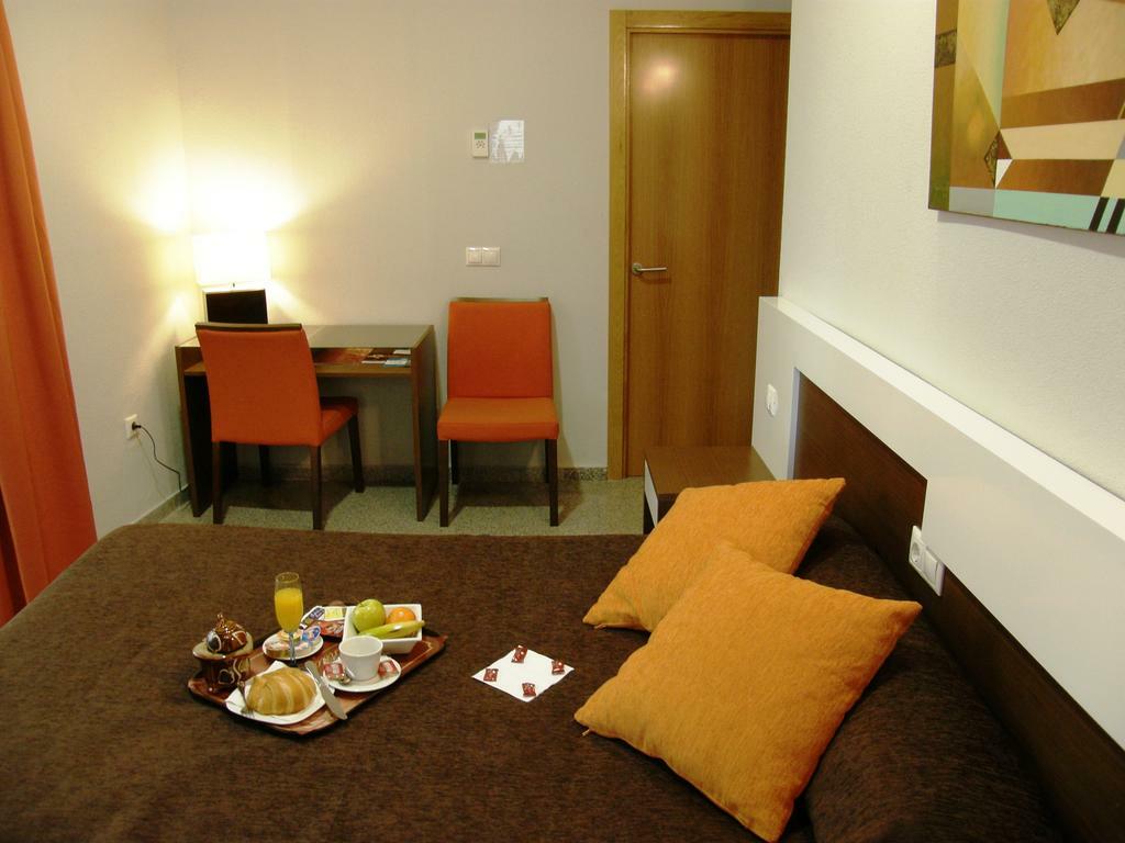 Explanada Hotel Alicante Bagian luar foto